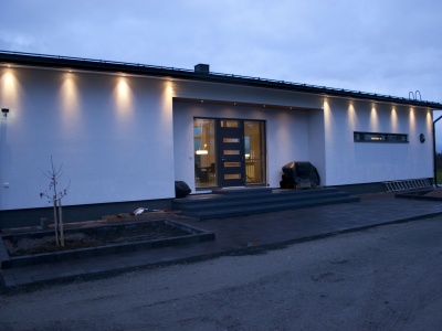 Julkisivun valaistus